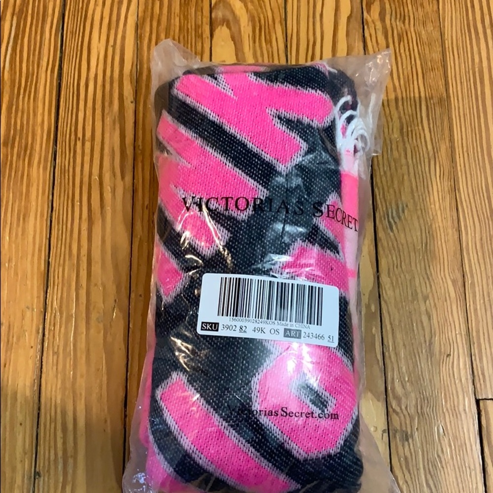 New In Package Victoria Secret Blanket Scarf